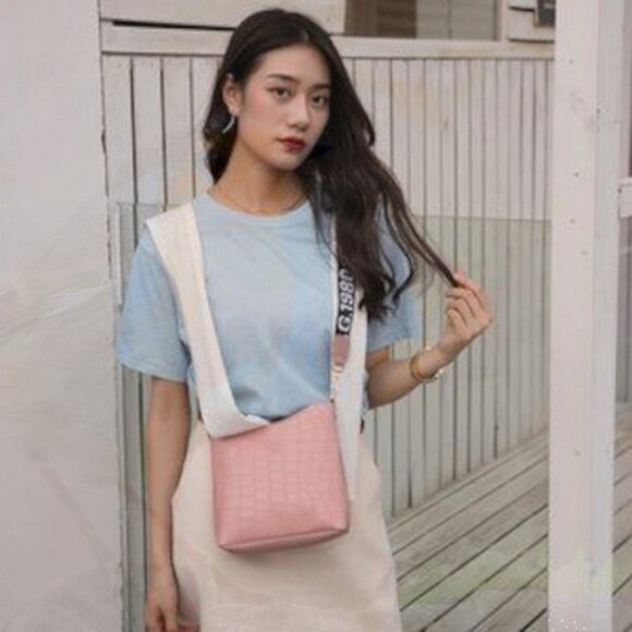 New Crocodile bucket bag 0241 - Picture 3 of 3